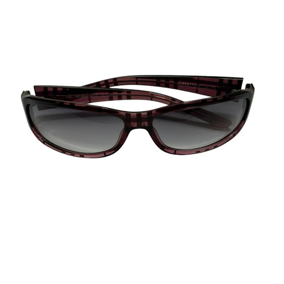 Pristine Vintage Burberry Shield Sunglasses in Burgundy Tortoiseshell Acetate - Picture 4 of 11